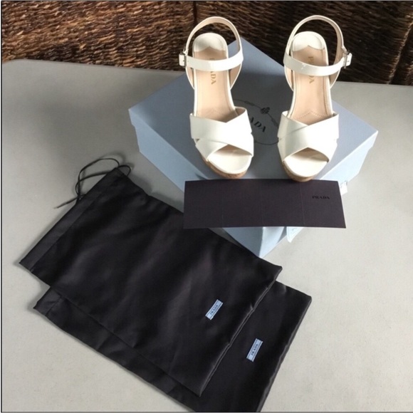 PRADA - Picture 8 of 16